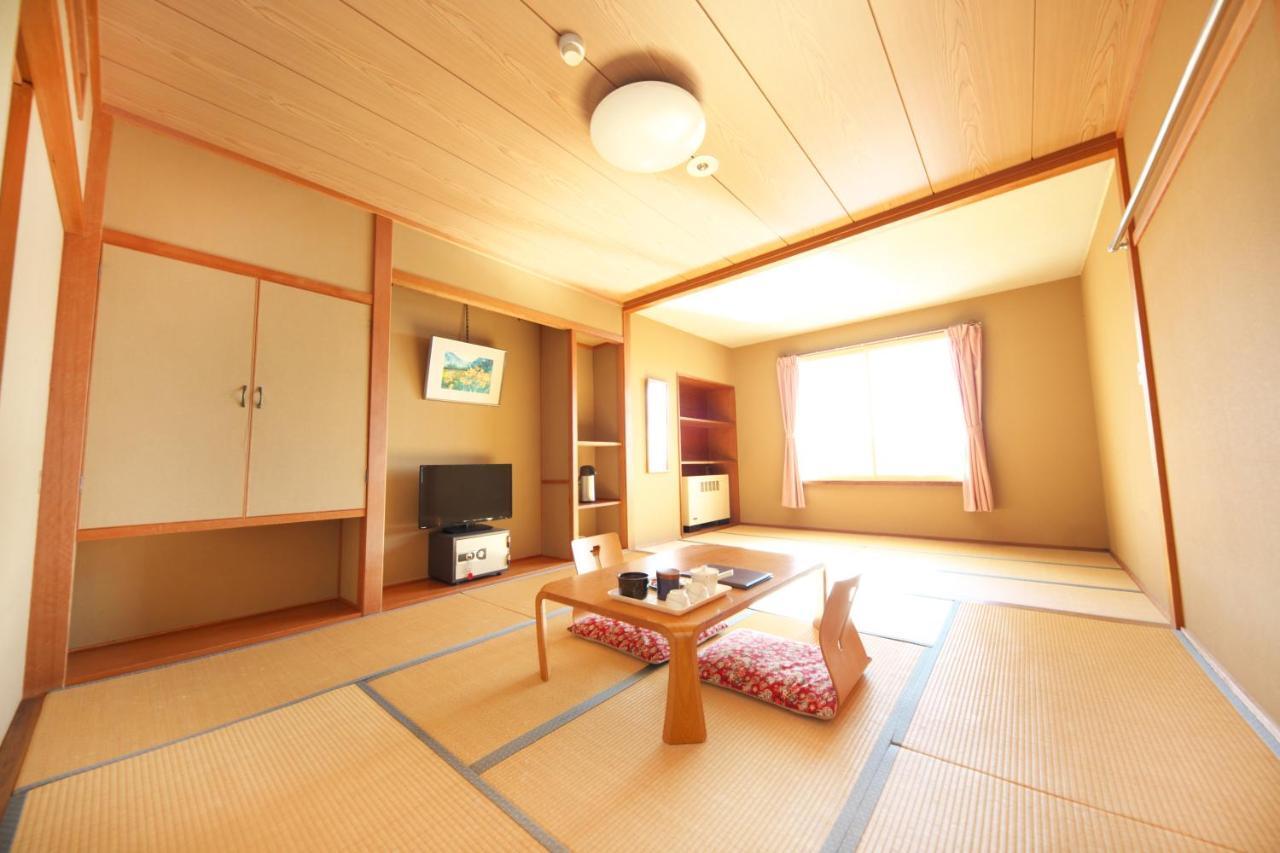 Shiga Swiss Inn Шига Коген Екстериор снимка